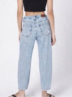 Unpublished women’s Taylor High Rise semi-distressed Barrel Jeans Size 24